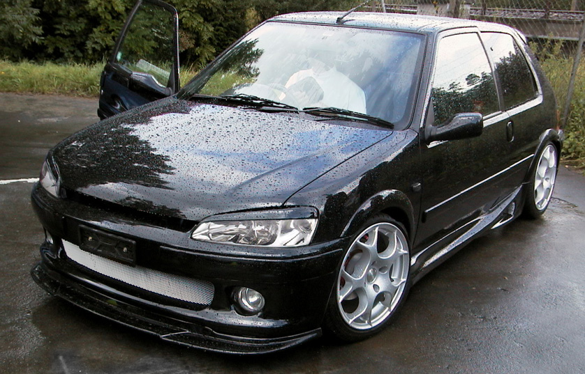 Angel Eyes Scheinwerfer für Peugeot 106 in Schwarz